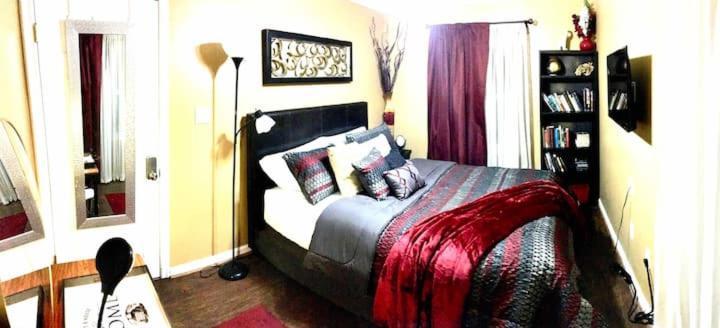 Charity'S Haven II Apartment Waldorf Exterior photo